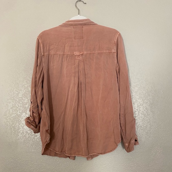 American Eagle • distressed button down - Picture 5 of 6